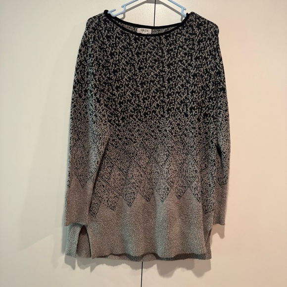 Lane Bryant Sweaters - 5/25 Women’s Plus Size Grey and Black Long Sleeve Sweater